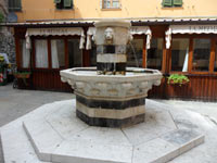 Portovenere - Piazza Paolo Centinaro en el centro de la ciudad<br>
	  4320x3240, 1.22 MB