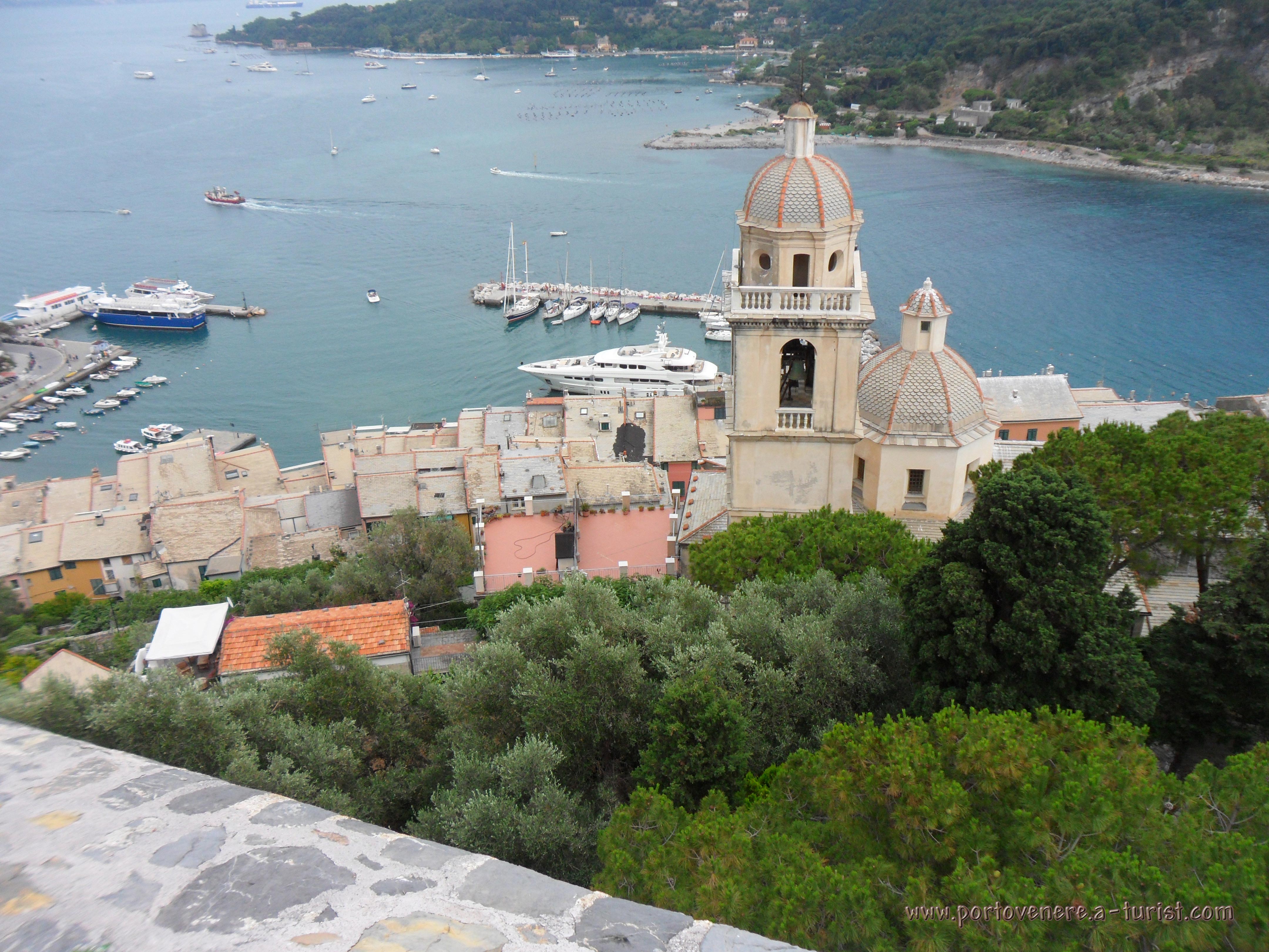 Portovenere - Panoramic view from the Castle Doria<br>4320x3240, 1.89 MB